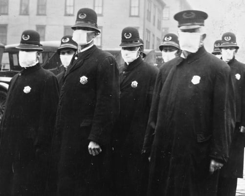 Spanish_flu_in_1918,_Police_officers_in_masks,_Seattle_Police_Department_detail,_from-_165-WW-269B-25-police-l_(cropped)