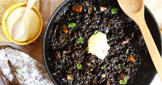 XN. Arroz negro con sepia al horno. (2)